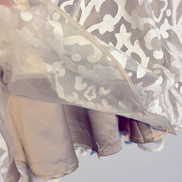 Minute Ivory Occasion Dress - Picture 6 of 9